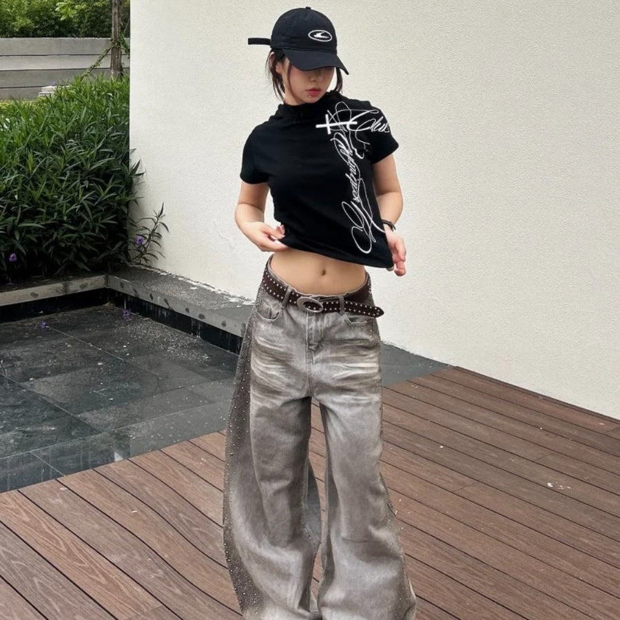 How to Style Japanese Streetwear: 7 Outfit Ideas for 2026 | AKYRA