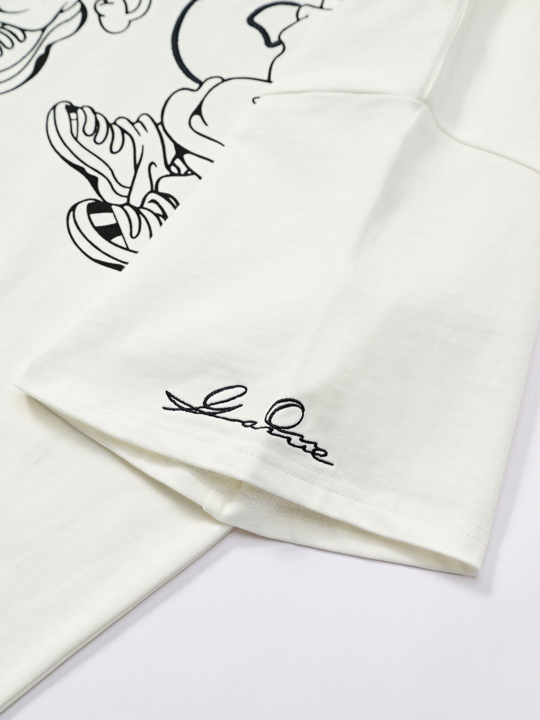 Designer Streetwear vs Fast Fashion: What Are You Really Paying For? | AKYRA