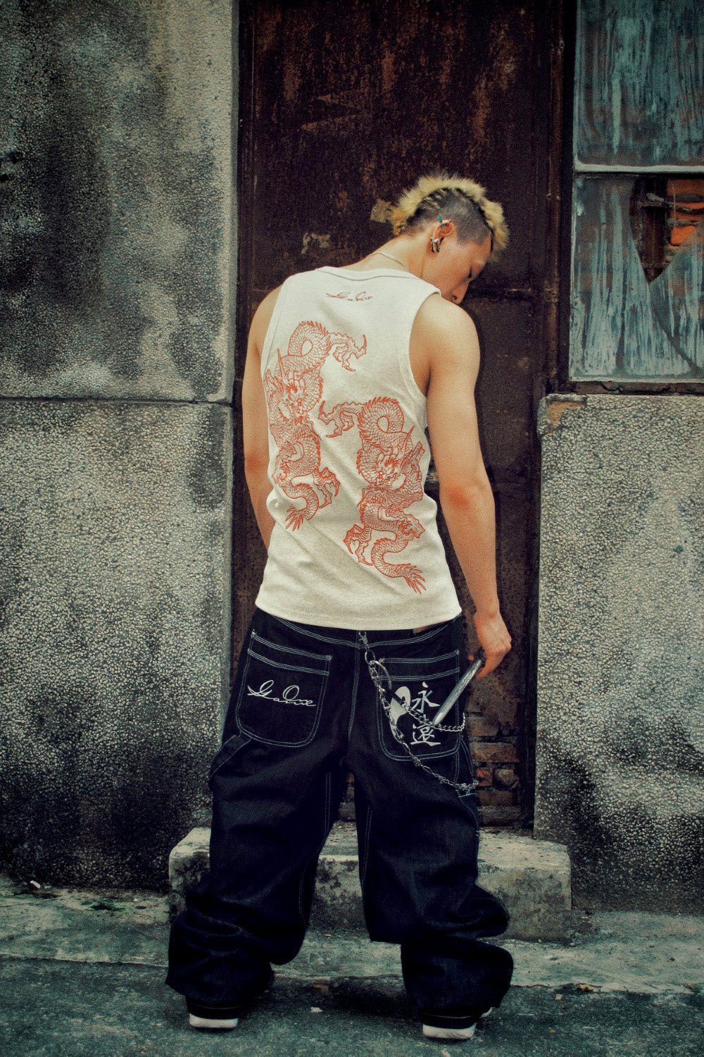 How to Style Japanese Streetwear: 7 Outfit Ideas for 2026 | AKYRA