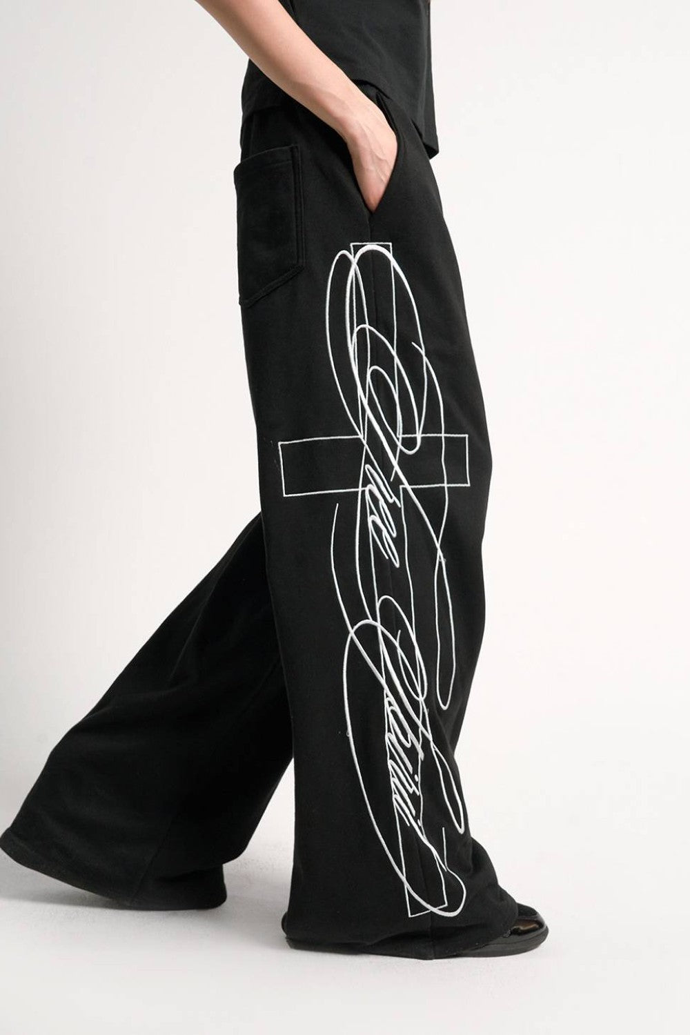 Zane Cross Embroidered Sweatpants
