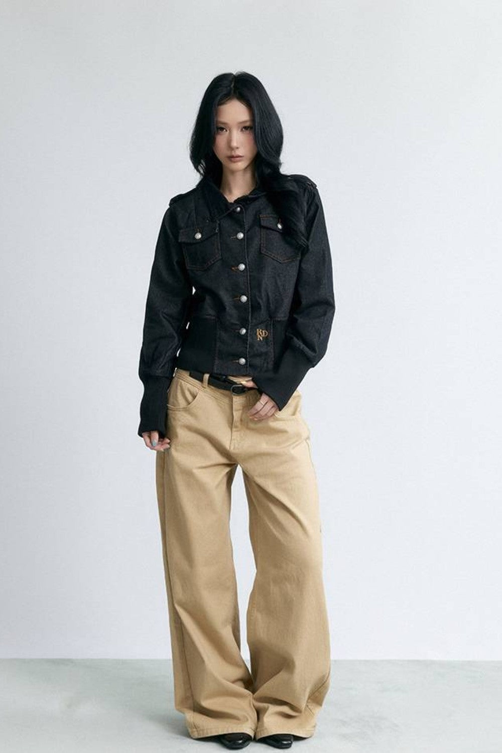 Slim Button Cropped Jacket