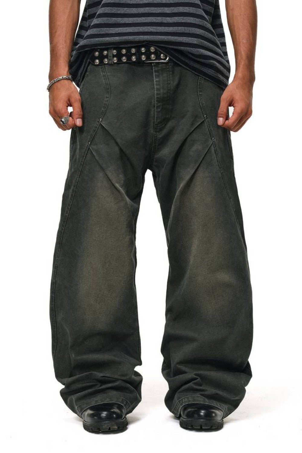 Apex Pleated Cargo Jeans