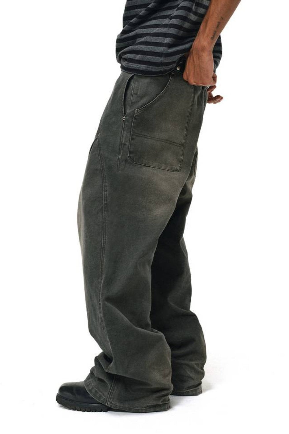Apex Pleated Cargo Jeans